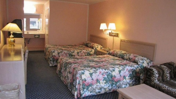 Nisei Inn image 15